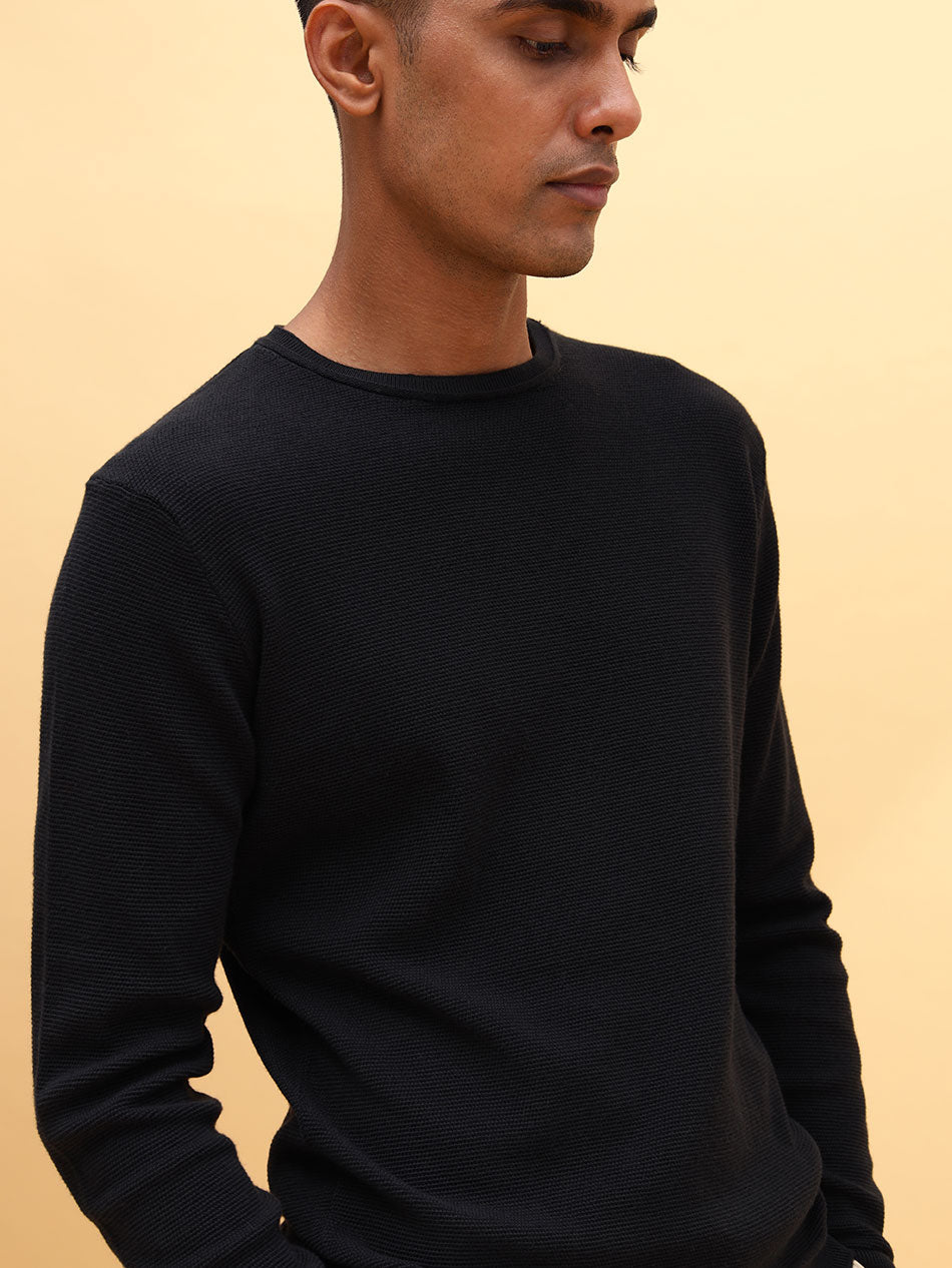 BLACK LONG SLEEVED TEE